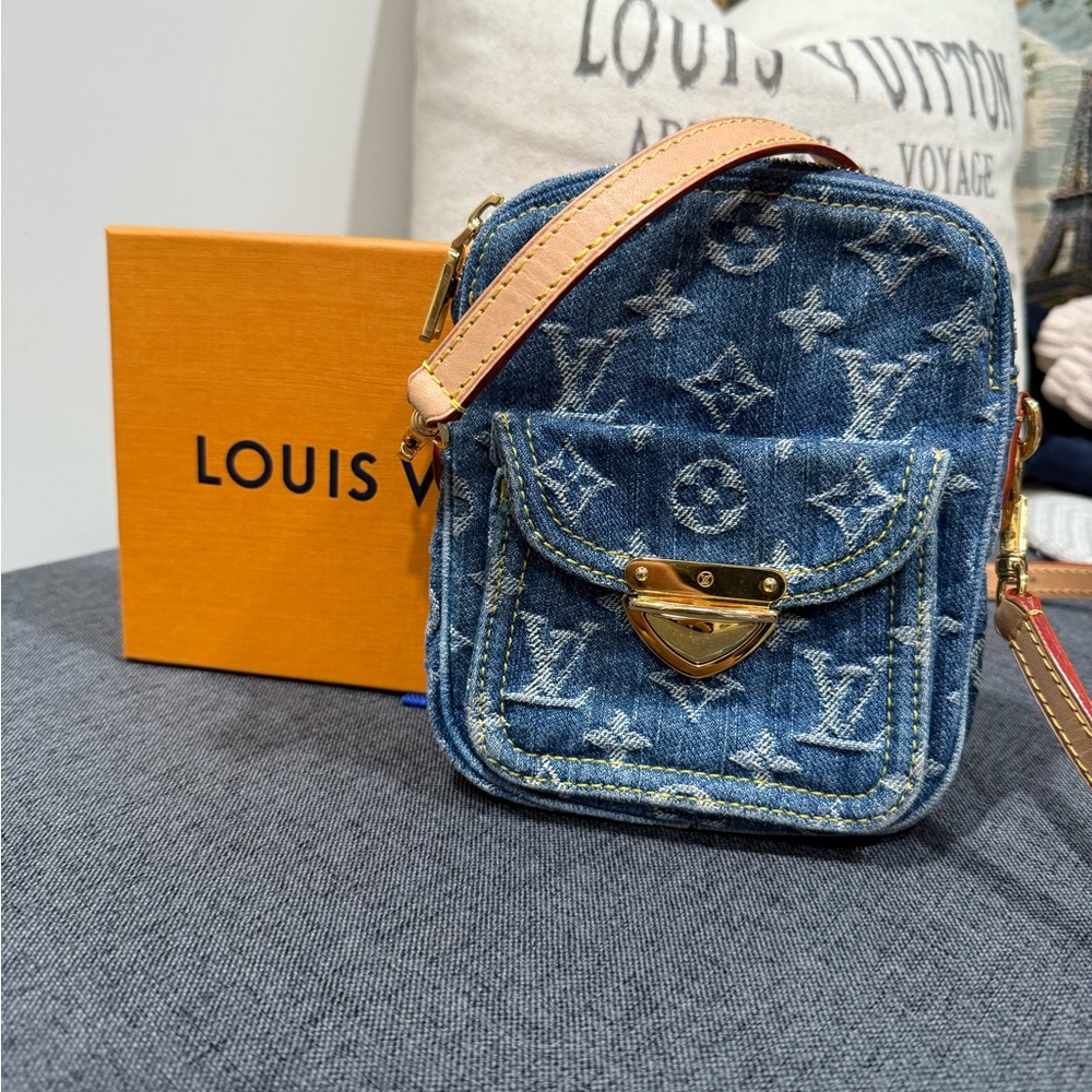 2024 authentic Louis Vuitton denim remix Fairfax pochette